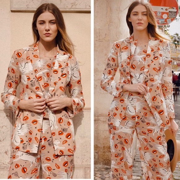 LAS SURENAS Wolf Kisses Amore Lip Print Linen Sleeveless Top Camisole Blouse NEW - Picture 3 of 15